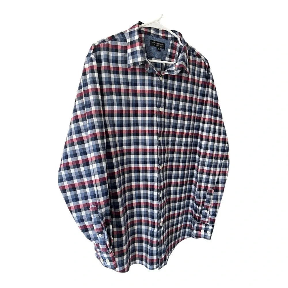 Banana Republic Men's Standard Fit Plaid Shirt - Blue, Red, and White Si…